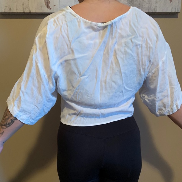 Crop top - Picture 2 of 3